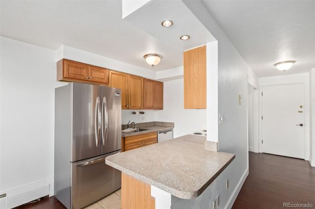 $300,000 | 625 Pennsylvania Street, Unit 502, Denver, CO 80203