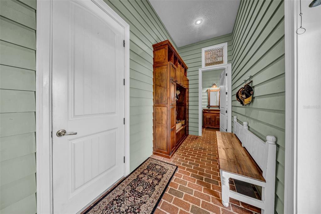 17930 Dorman Road Lithia, FL 33547 - Photo 34 of 79 Gallery Image 34