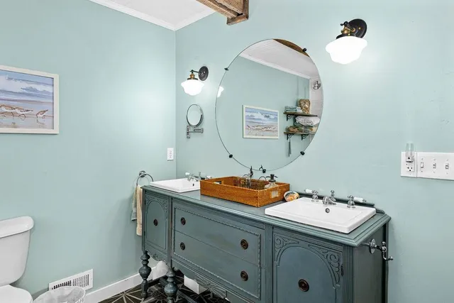 $725,000 | 60445 Summit Road West, Ashland, WI 54806