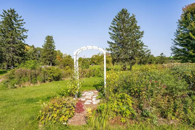 $725,000 | 60445 Summit Road West, Ashland, WI 54806