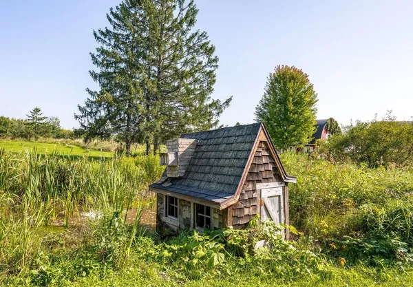 $695,000 | 60445 Summit Road West, Ashland, WI 54806