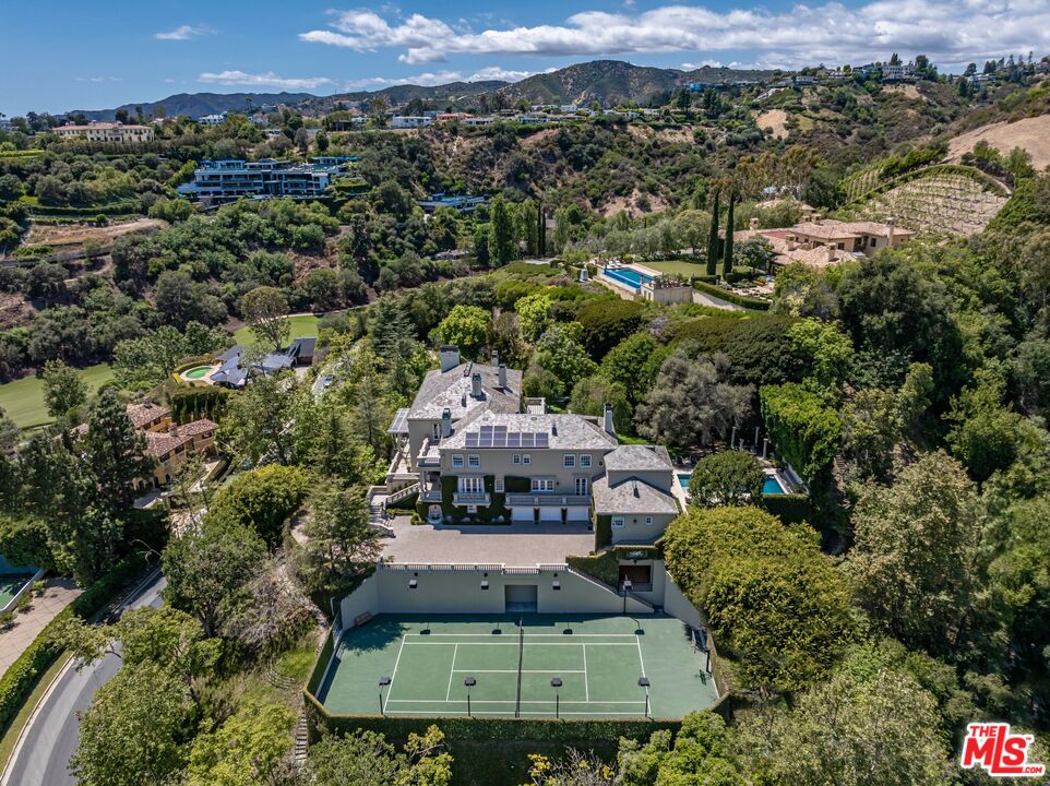 10911 Chalon Road Los Angeles, CA 90077 - Photo 42 of 43