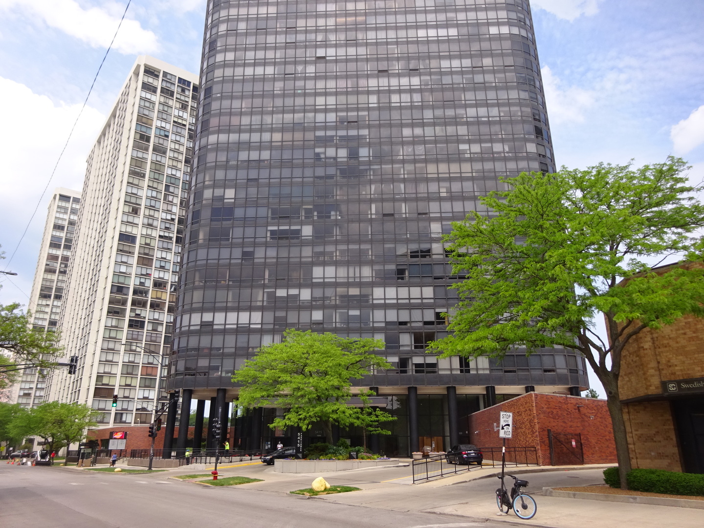 5415 North Sheridan Road, Unit 1507 Chicago, IL 60640 - Photo 3 of 13 a view of a building