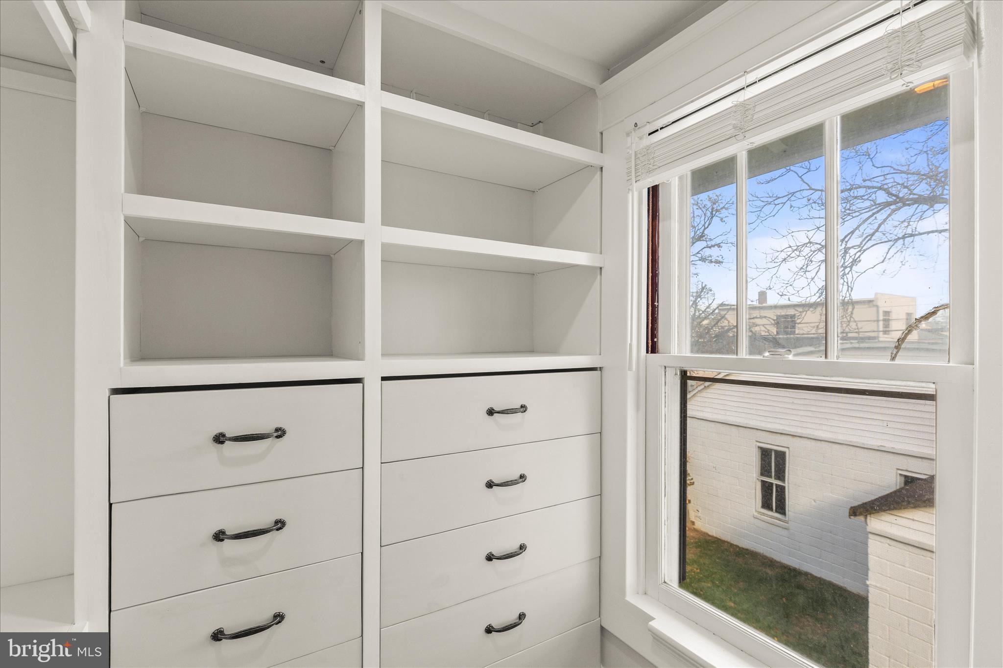 500 South Franklin Street Hanover, PA 17331 - Photo 17 of 36 a view of a dresser