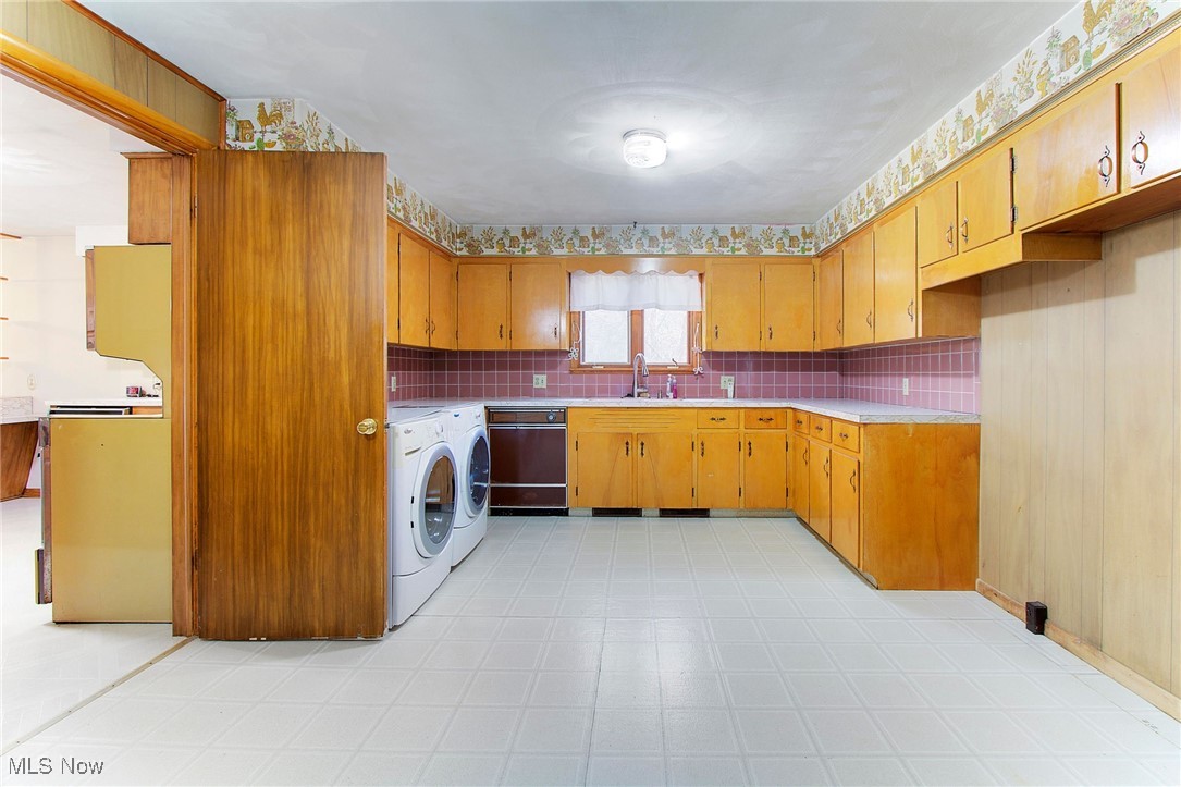 5334 Ridge Avenue Southeast Canton, OH 44707 - Photo 17 of 47 Nicely laid out kitchen.