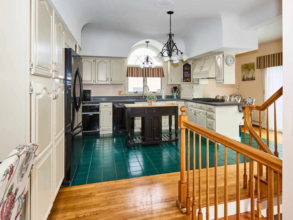 301 Madison Street Fall River, MA 02720 - Photo 15 of 40