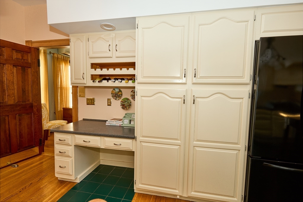 301 Madison Street Fall River, MA 02720 - Photo 21 of 40