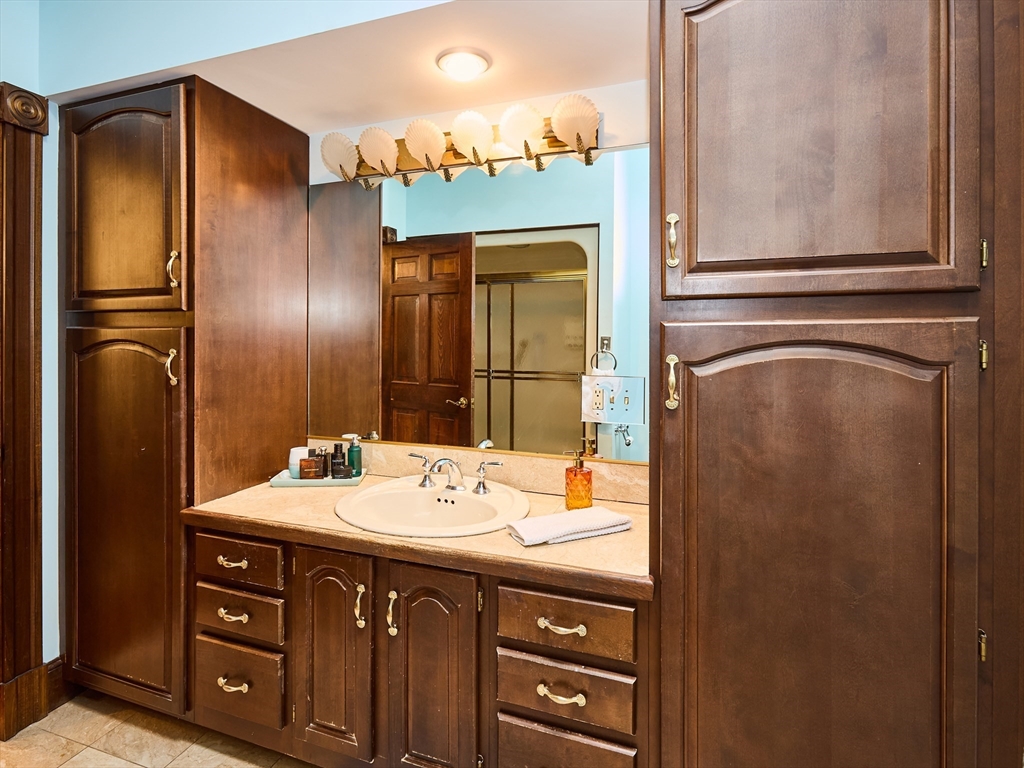 301 Madison Street Fall River, MA 02720 - Photo 26 of 40