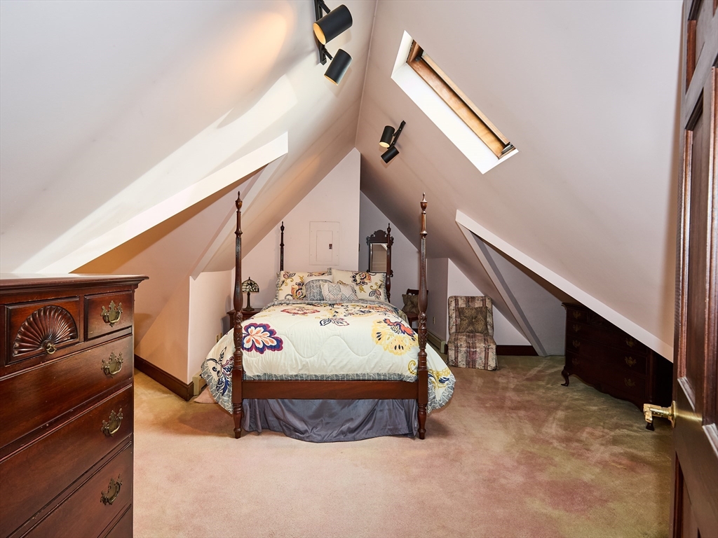 301 Madison Street Fall River, MA 02720 - Photo 32 of 40