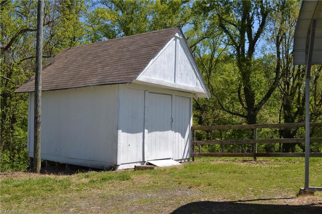 647 Lowe Road Madison, NC 27025 - Photo 29 of 30