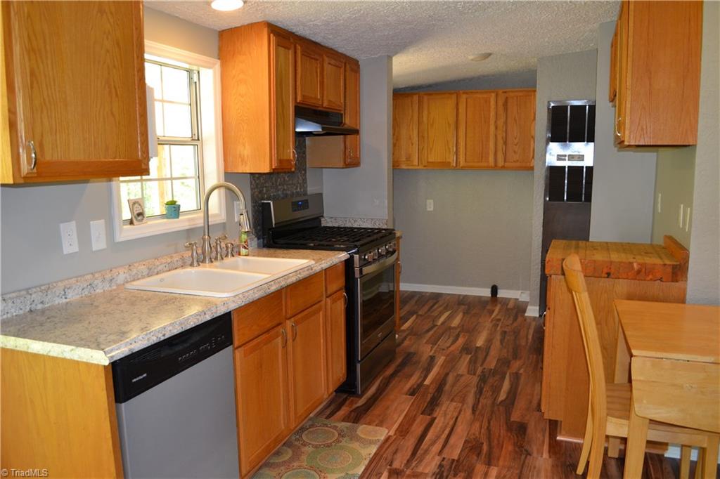 647 Lowe Road Madison, NC 27025 - Photo 4 of 30