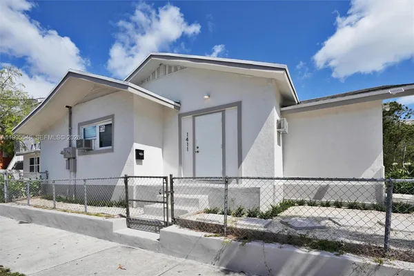 $2,350 | 1411 Southwest 3rd Street, Unit 2, Miami, FL 33135