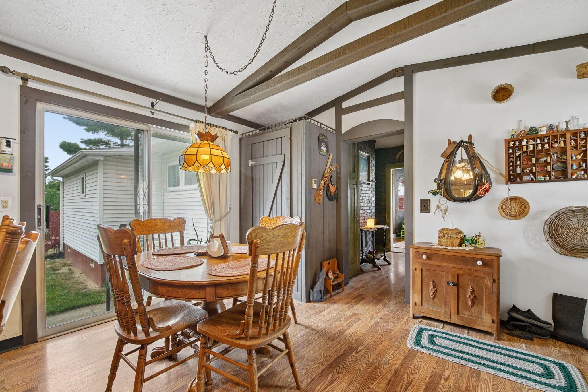 9480 Foundry Road East Liberty, OH 43319 - Photo 10 of 32 9480 dining 1