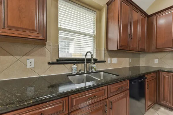 $3,200 | 18111 Blues Point Drive, Cypress, TX 77429