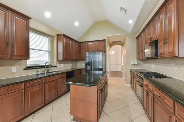 $3,200 | 18111 Blues Point Drive, Cypress, TX 77429