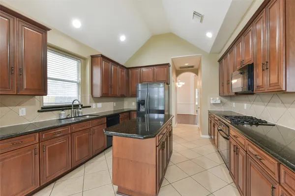 $3,200 | 18111 Blues Point Drive, Cypress, TX 77429