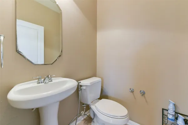 $3,200 | 18111 Blues Point Drive, Cypress, TX 77429