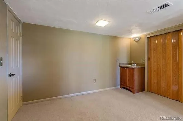 $3,300 | 4021 South Wabash Street, Denver, CO 80237