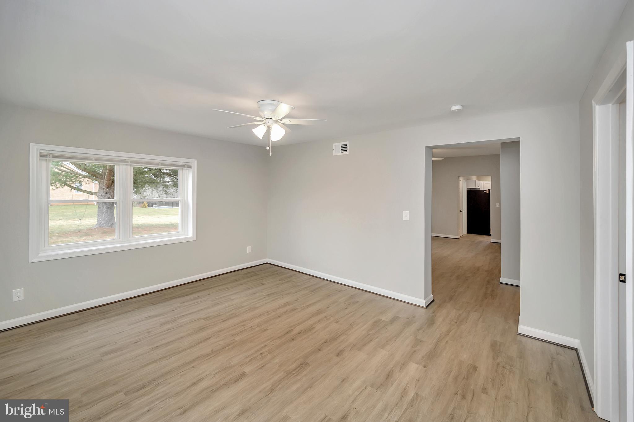 11359 Old Stillhouse Road Boston, VA 22713 - Photo 14 of 43 Living Room