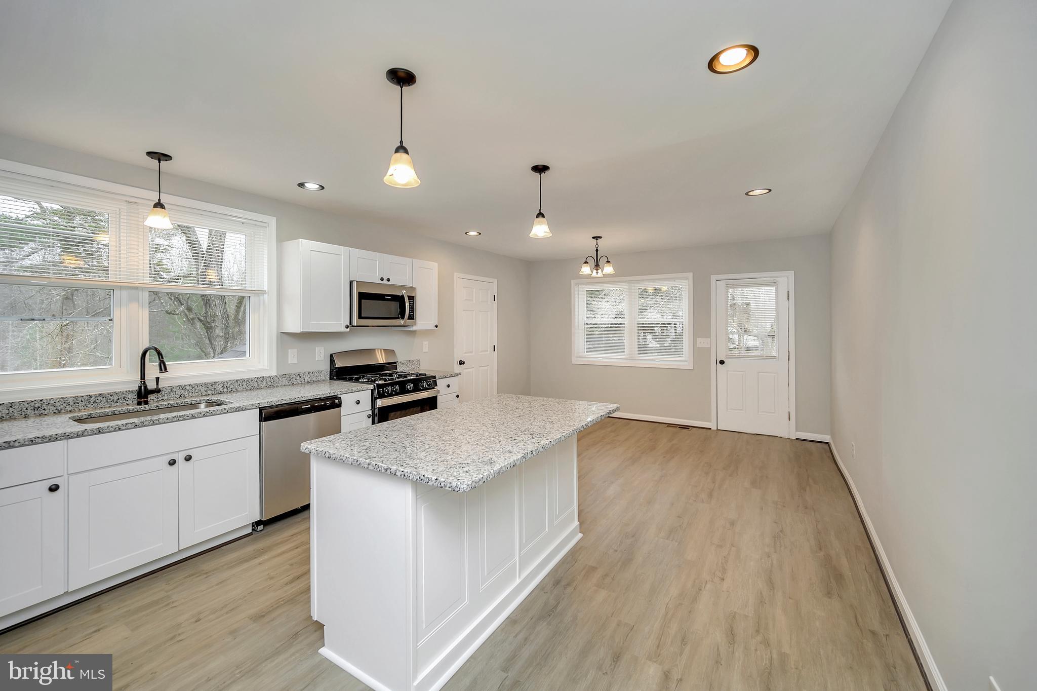 11359 Old Stillhouse Road Boston, VA 22713 - Photo 3 of 43 Nice size eat in kitchen
