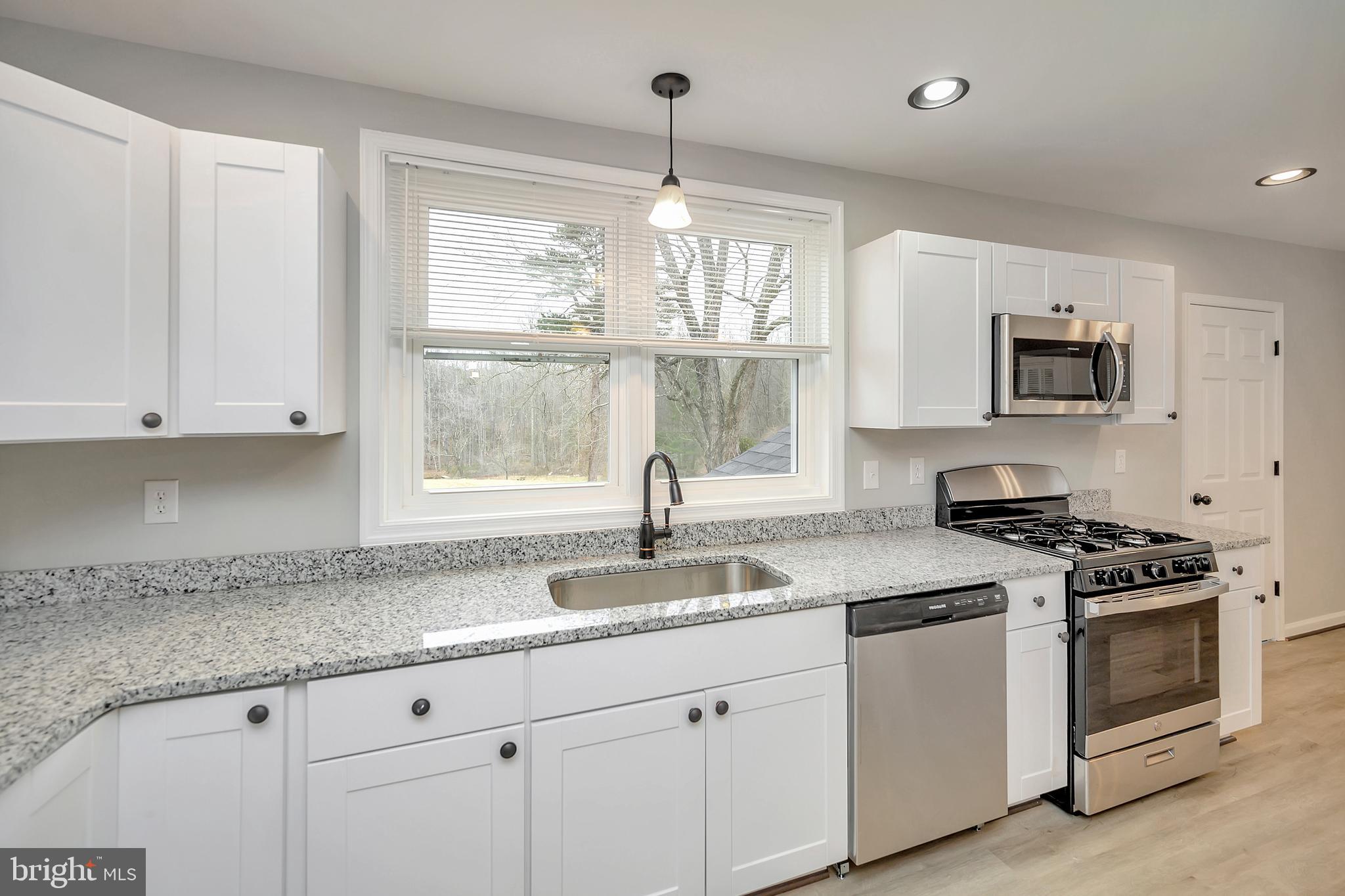 11359 Old Stillhouse Road Boston, VA 22713 - Photo 4 of 43 Granite countertops and stainless appliances