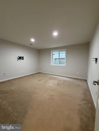 $3,550 | 122 East General Grey Court, Newark, DE 19702
