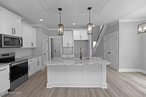 $429,000 | 410 Summit Street, Aberdeen, NC 28315