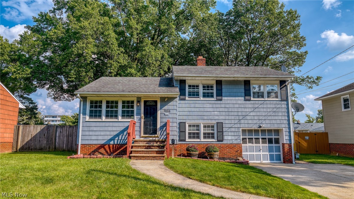 11159 Stoneham Road Cleveland, OH 44130 - Photo 1 of 29 Gallery Image 1