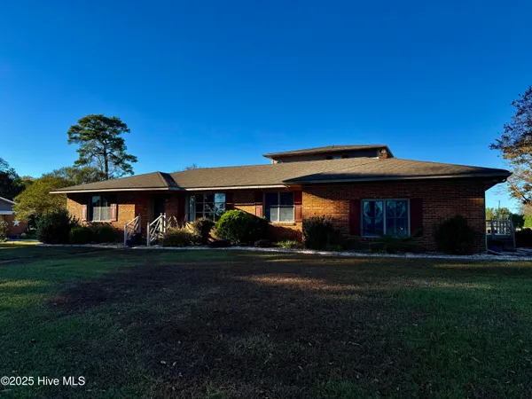 $375,000 | 1020 Dixie Trail, Williamston, NC 27892