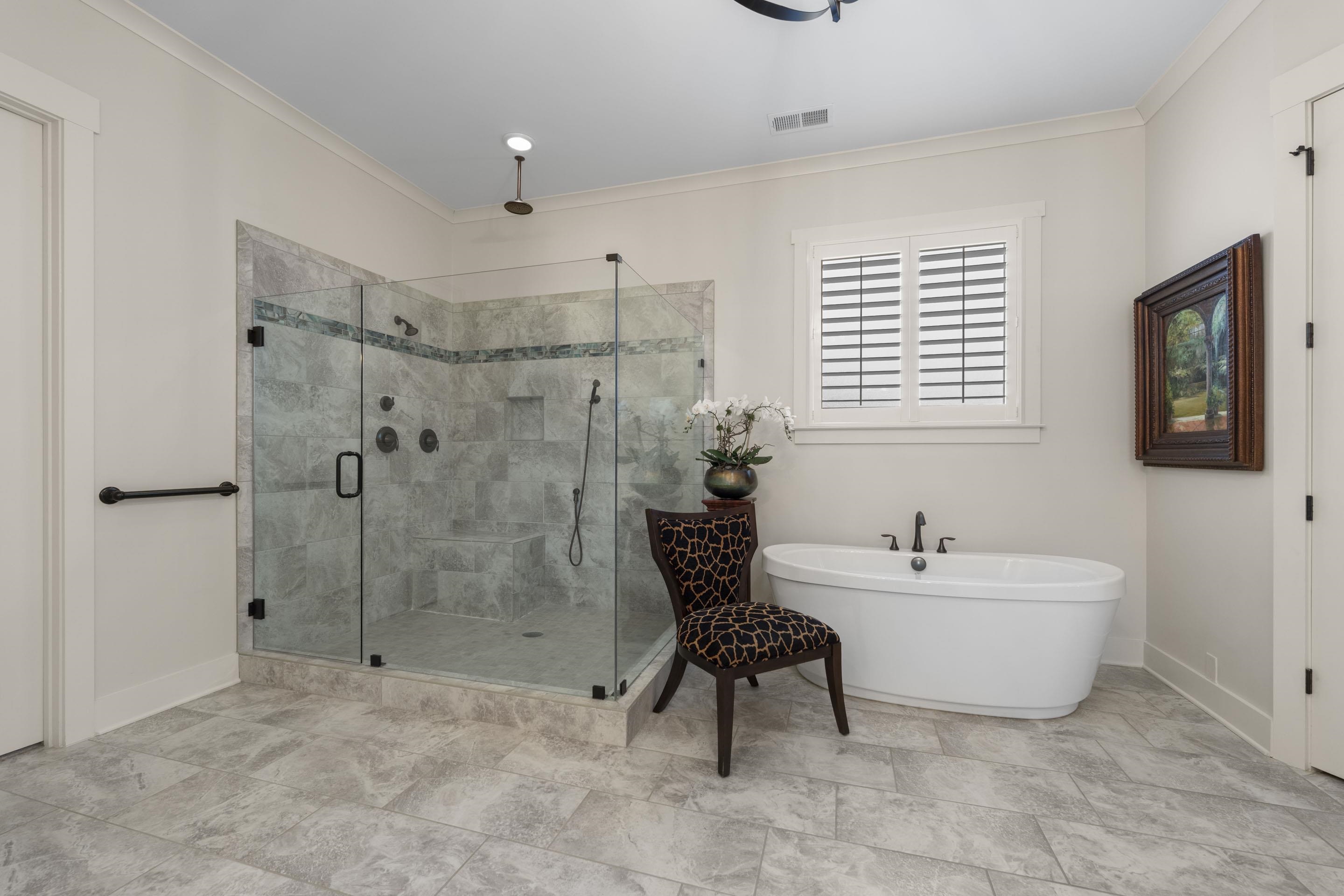 195 Hunters Rest Lane Piperton, TN 38017 - Photo 21 of 36 a spacious bathroom with a bathtub sink and toilet