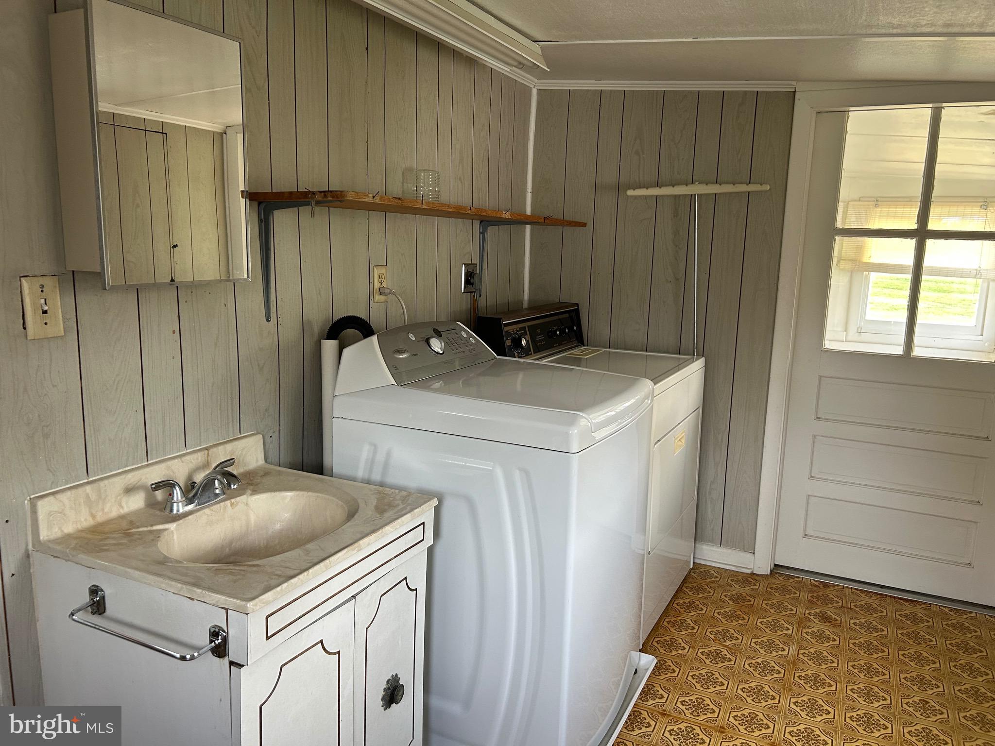2091 Old Chapel Road Boyce, VA 22620 - Photo 21 of 28 Nice bog laundry room.