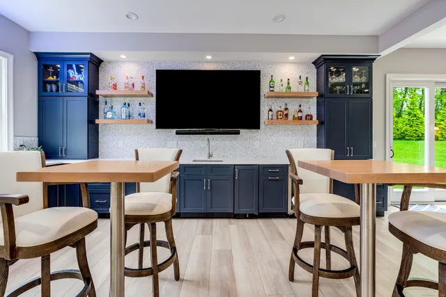 $2,495,000 | 15 A Shore Road, Waterford, CT 06385