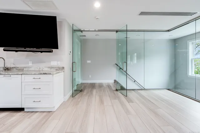 $2,495,000 | 15 A Shore Road, Waterford, CT 06385