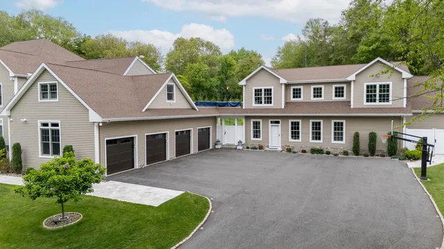 $2,495,000 | 15 A Shore Road, Waterford, CT 06385