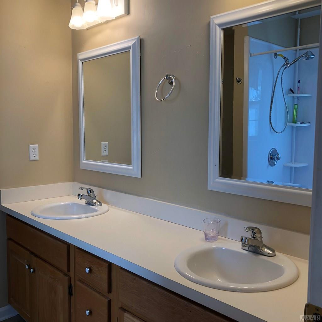 305 Ferry Road Elizabeth City, NC 27909 - Photo 13 of 21 Master Bath 1
