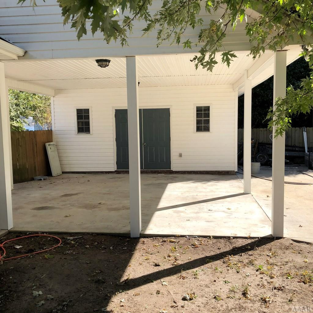305 Ferry Road Elizabeth City, NC 27909 - Photo 3 of 21 Attached Carport