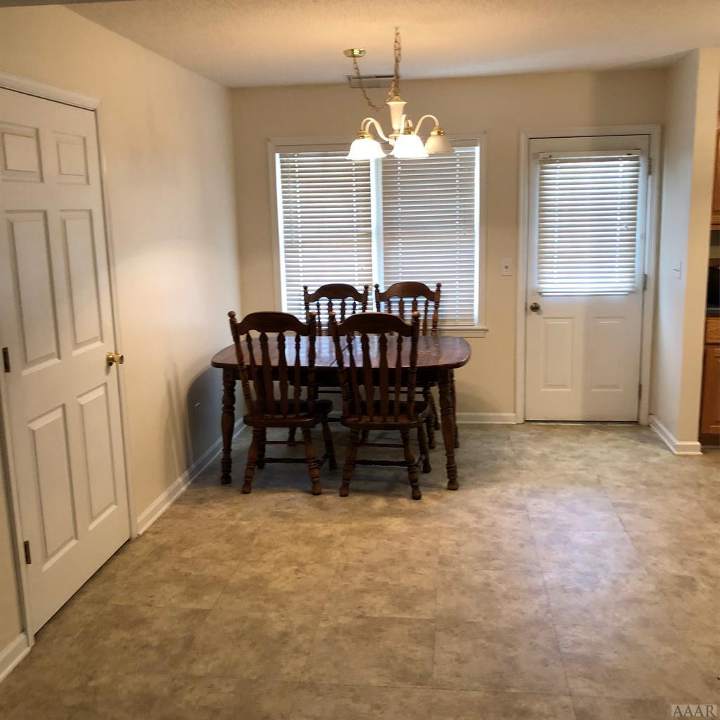 305 Ferry Road Elizabeth City, NC 27909 - Photo 8 of 21 Dining Area