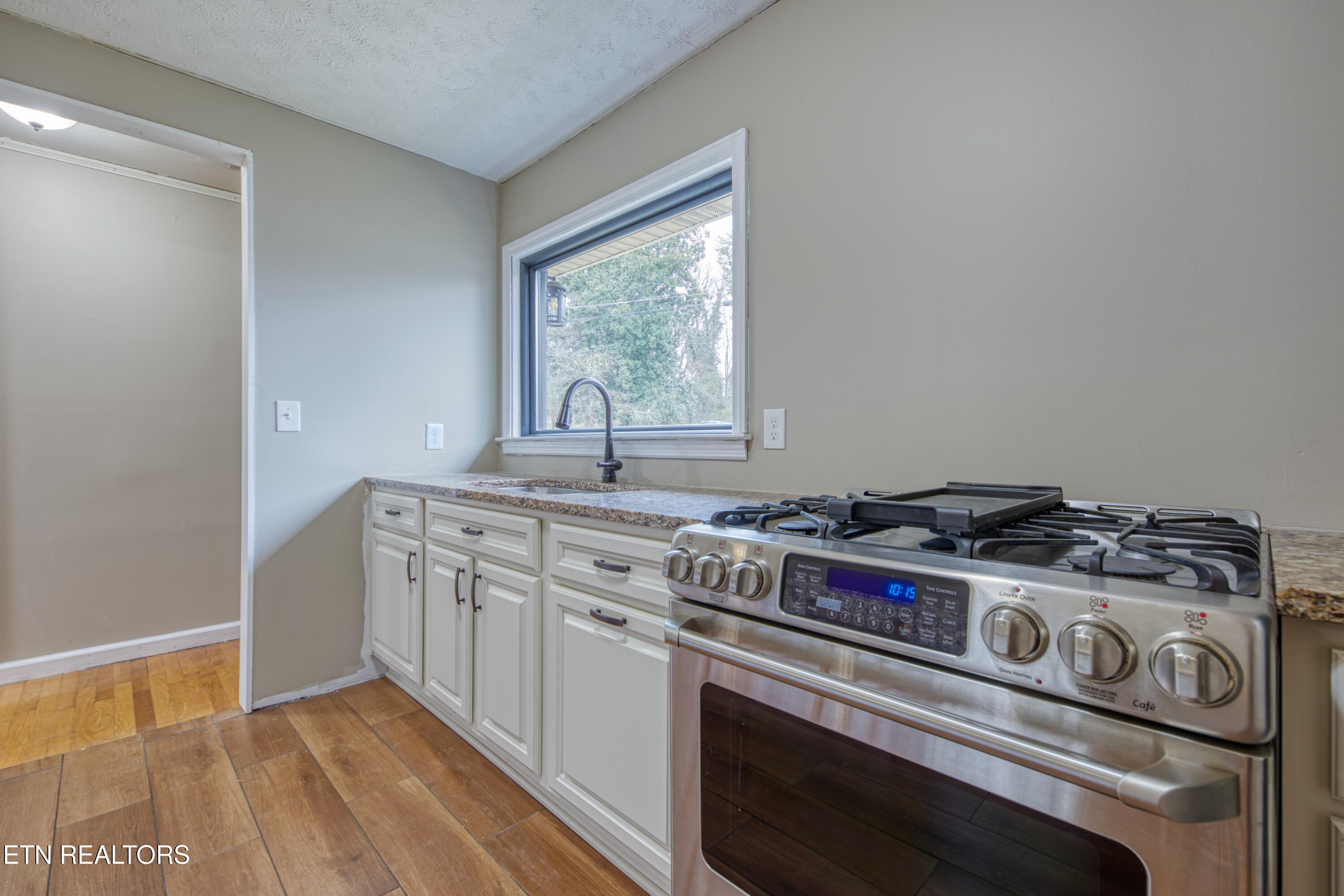 826 Patton Ferry Road Kingston, TN 37763 - Photo 6 of 25 826 Patton Ferry Road