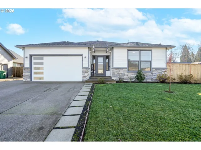 $625,000 | 510 Northeast Aspen Street, Sublimity, OR 97385