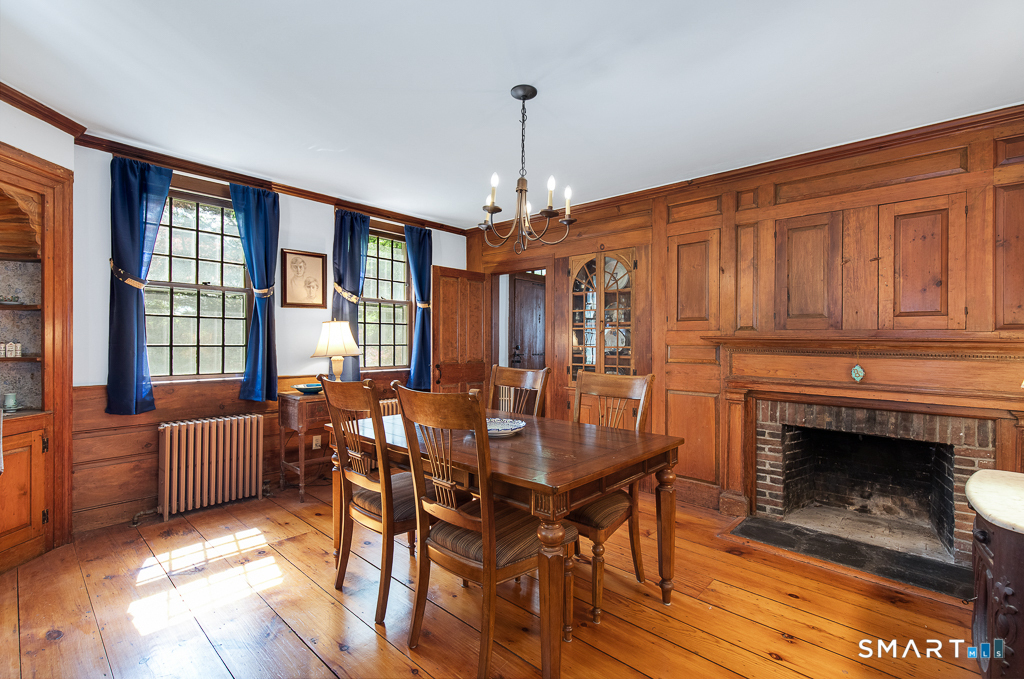 446 Amity Road Woodbridge, CT 06525 - Photo 7 of 40