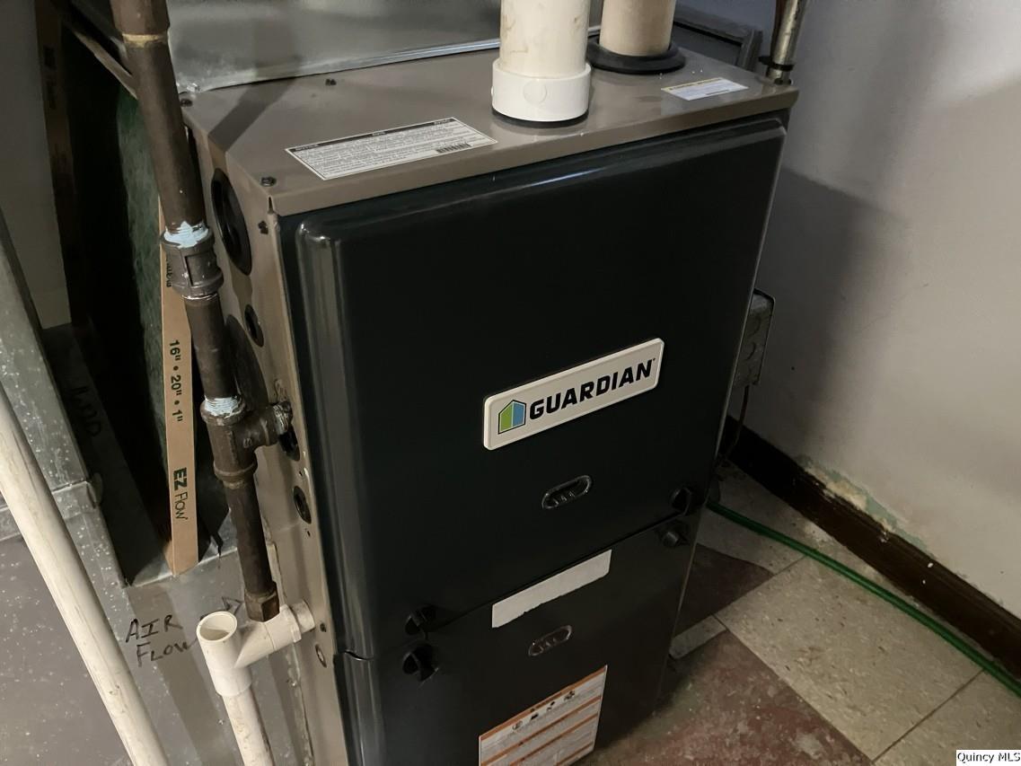 328 North Illinois Street Camp Point, IL 62320 - Photo 16 of 22