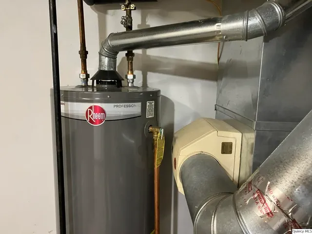 a view of a storage & utility room