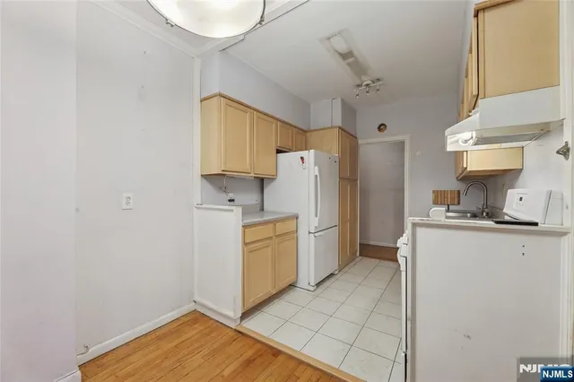 $385,000 | 100 East Palisade Avenue, Unit D12, Englewood, NJ 07631