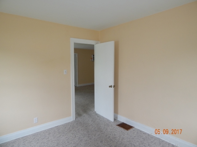 165 West State 60 Road Pekin, IN 47165 - Photo 17 of 23 Gallery Image 17