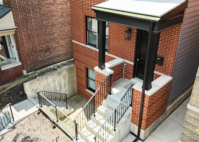 $725,000 | 1045 South Taylor Avenue, St. Louis, MO 63110