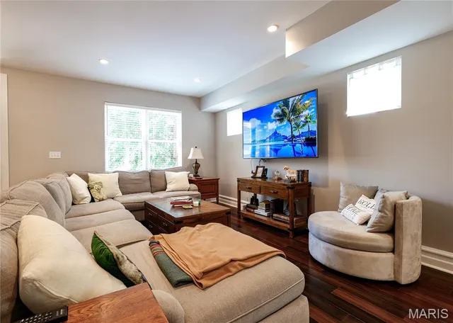 $725,000 | 1045 South Taylor Avenue, St. Louis, MO 63110