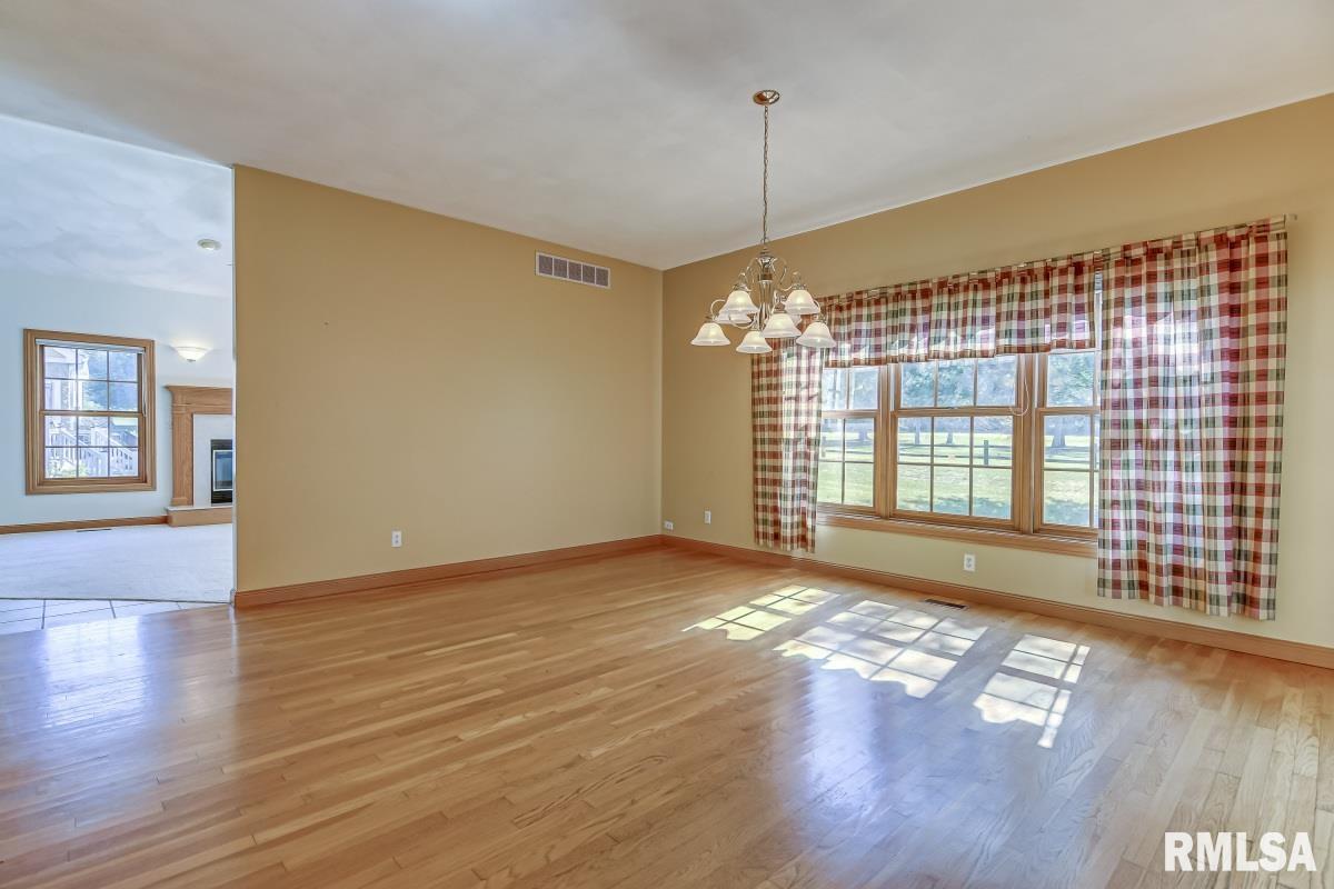 8 Chimney View Lane Sherman, IL 62707 - Photo 12 of 47 Gallery Image 12