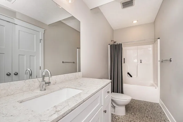 $337,000 | 245 Liberty Street Northwest, Sparta, MI 49345