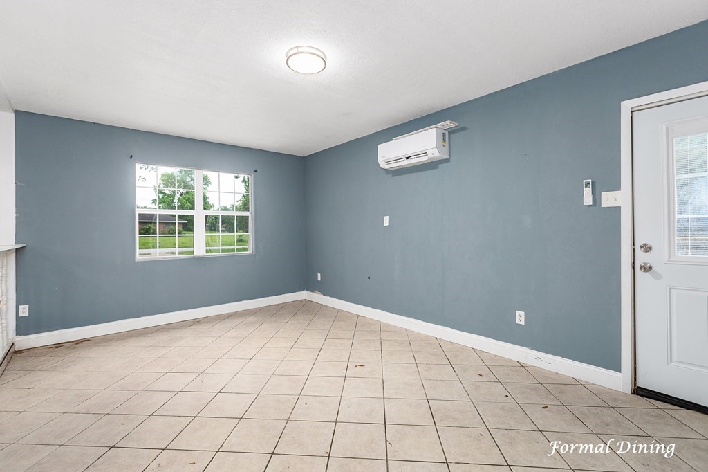 2915 Freeman Street Lufkin, TX 75901 - Photo 16 of 33 a view of an empty room with window