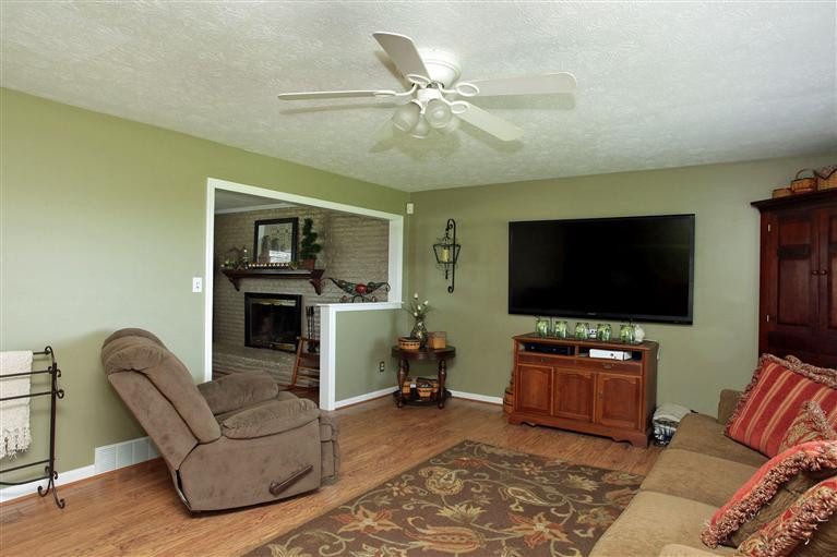 2004 Taylor Ridge Road Nicholasville, KY 40356 - Photo 4 of 26 Living Room already has a place for your